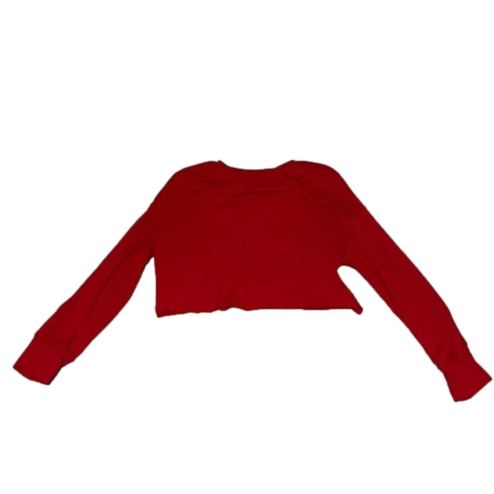 Red size small cropped long sleeve